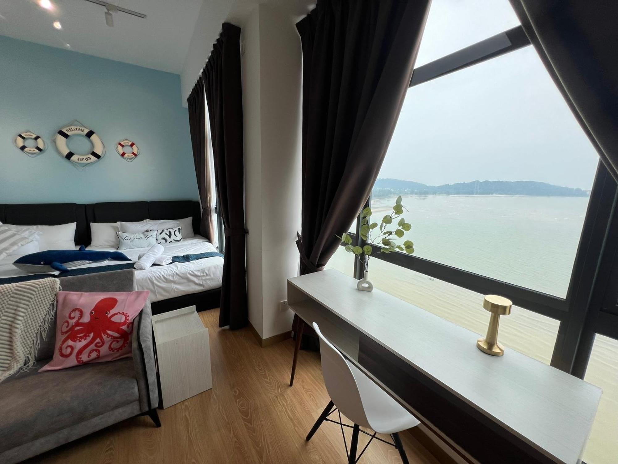 Oceanbay Seaview 6pax Netflix A-19-13