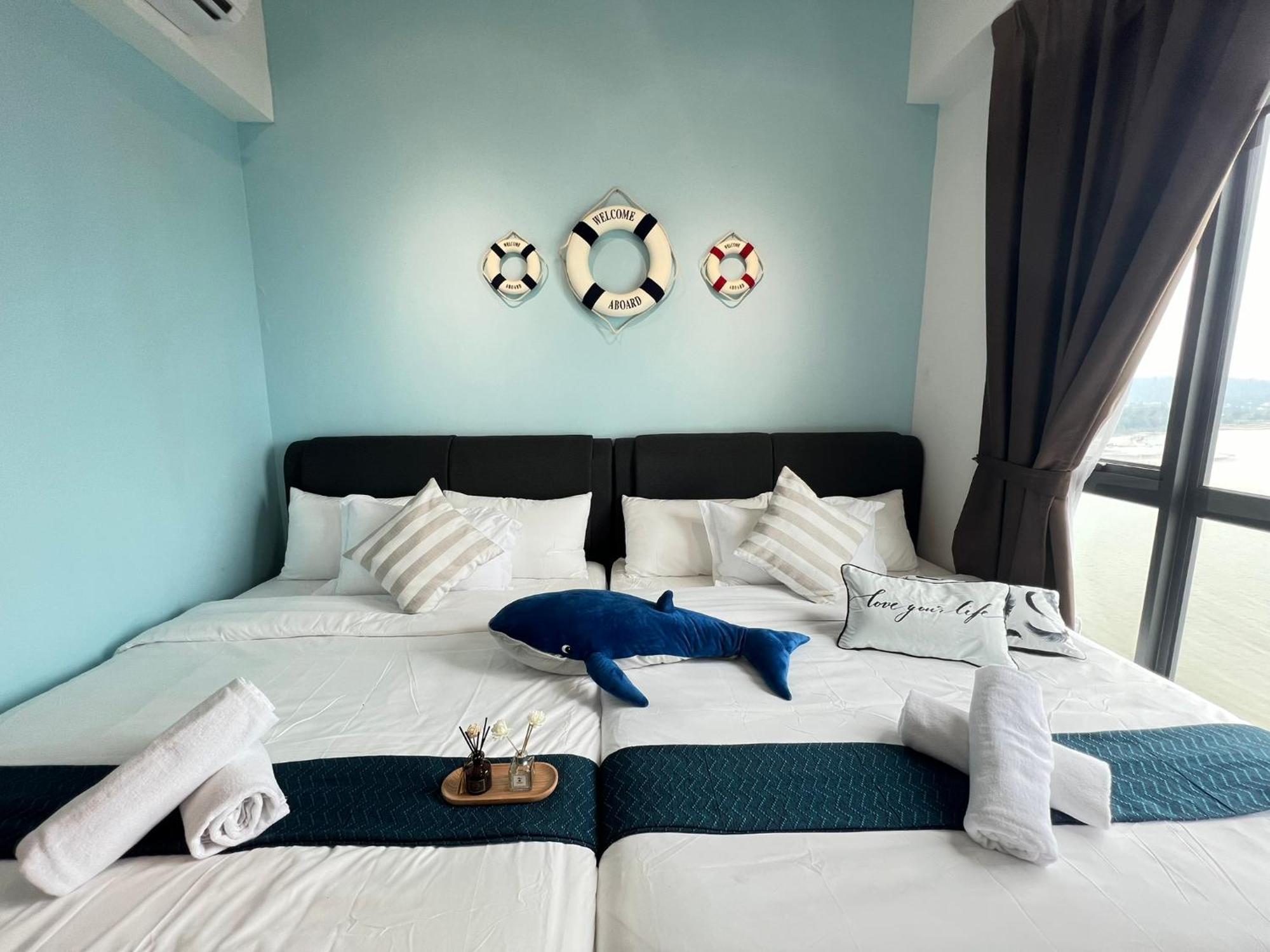 Oceanbay Seaview 6pax Netflix A-19-13 Apartment Kuantan