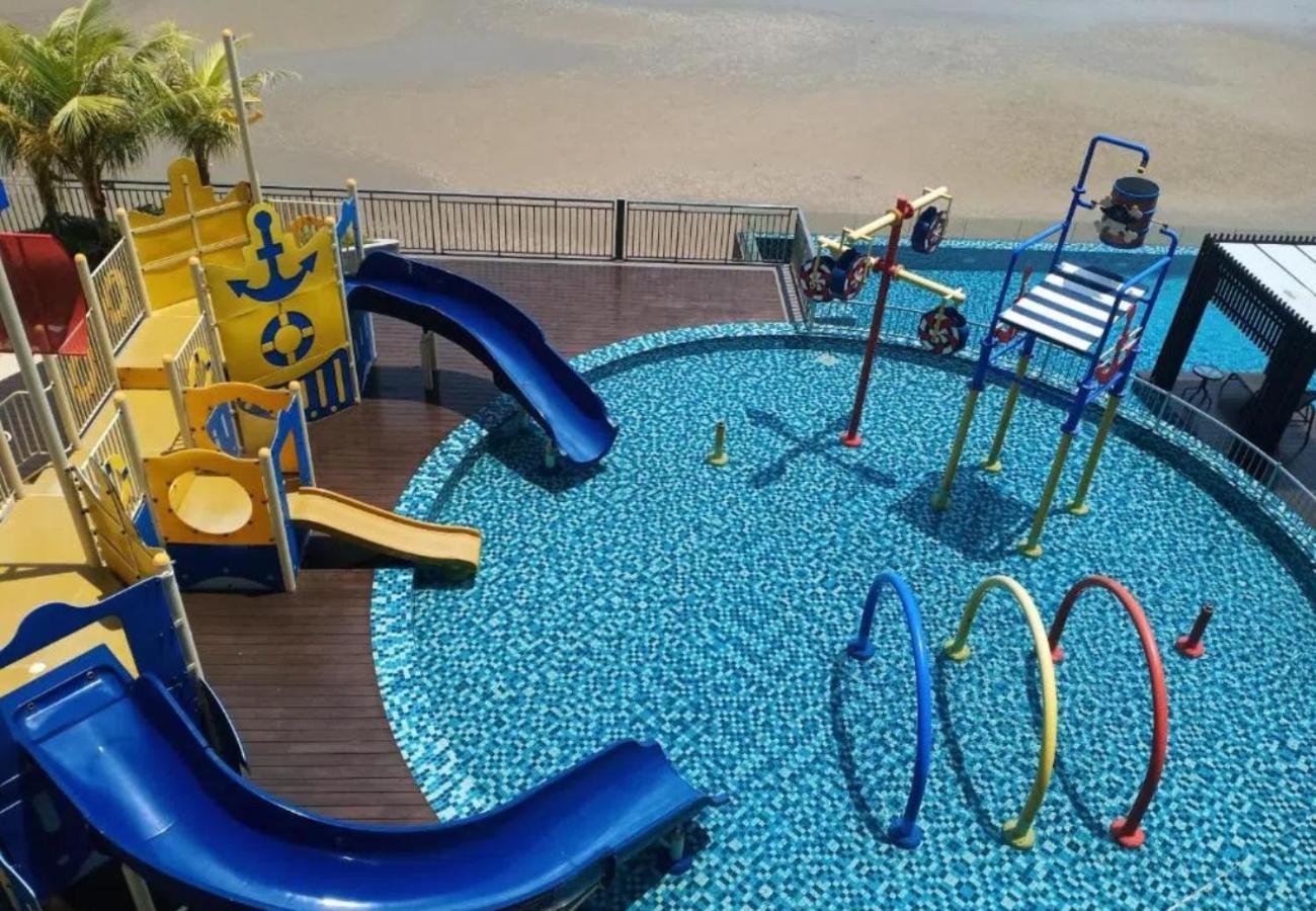 Oceanbay Seaview 6pax Netflix A-19-13 Apartment Kuantan